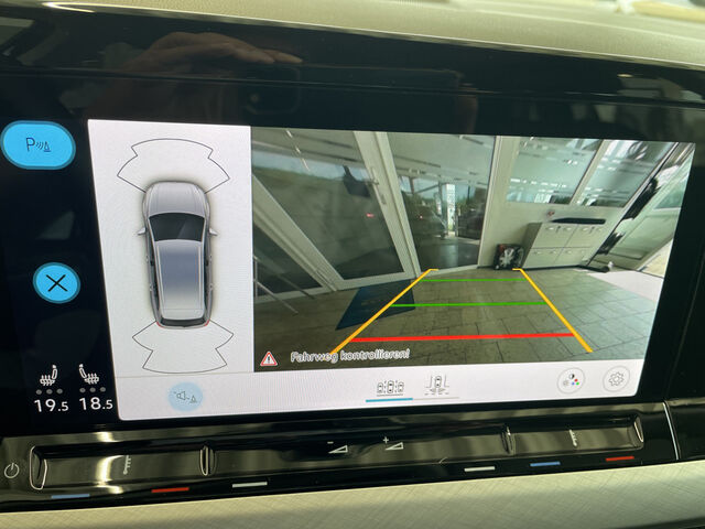 VW Golf DSG KAMERA NAVI ACC LED Ansicht 24 für Fahrzeugdetailseite