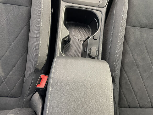 VW Golf DSG KAMERA NAVI ACC LED Ansicht 27 für Fahrzeugdetailseite