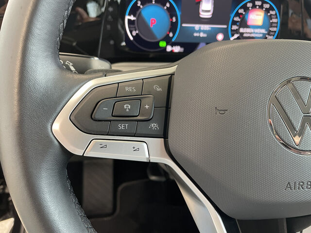 VW Golf DSG KAMERA NAVI ACC LED Ansicht 30 für Fahrzeugdetailseite