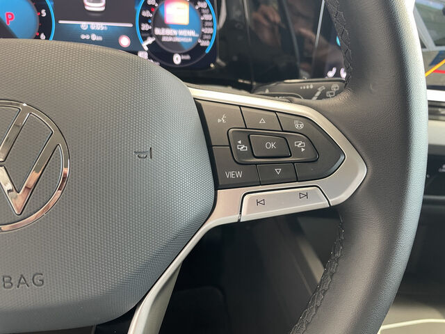VW Golf DSG KAMERA NAVI ACC LED Ansicht 31 für Fahrzeugdetailseite