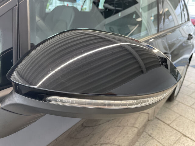 VW Golf DSG KAMERA NAVI ACC LED Ansicht 39 für Fahrzeugdetailseite