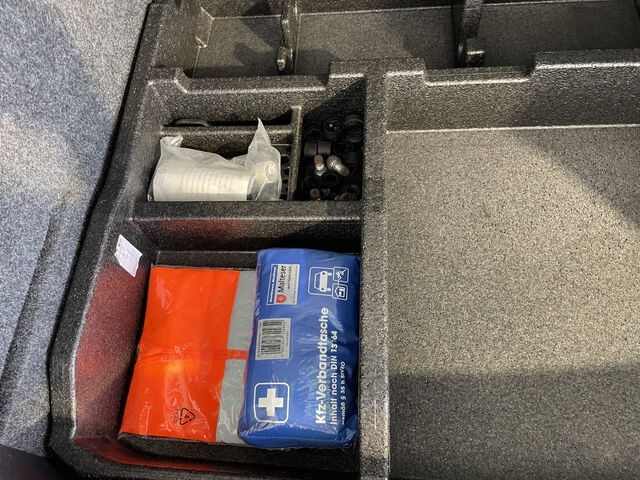 VW Tiguan KLIMA PDC SHZ XENON Ansicht 13 für Fahrzeugdetailseite