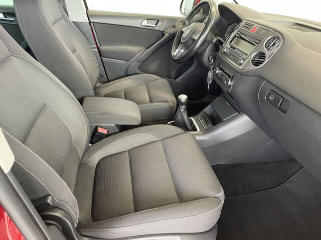 VW Tiguan KLIMA PDC SHZ XENON Ansicht 19 für Fahrzeugdetailseite