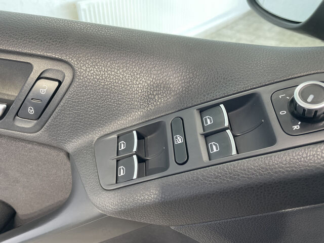 VW Tiguan KLIMA PDC SHZ XENON Ansicht 32 für Fahrzeugdetailseite