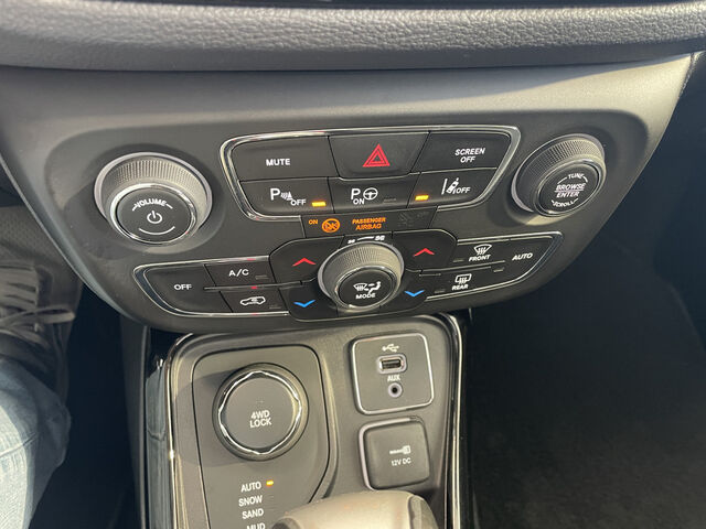 JEEP Compass LEDER KAMERA XENON NAVI Ansicht 26 für Fahrzeugdetailseite