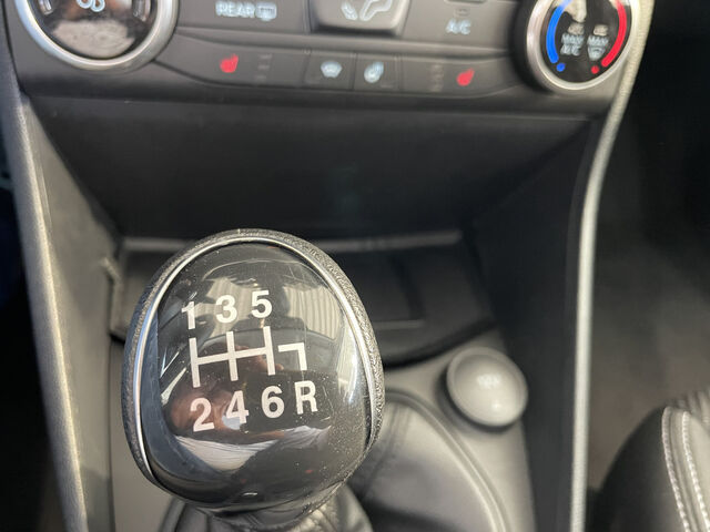 FORD Fiesta NAVI FACEL. LED Ansicht 26 für Fahrzeugdetailseite