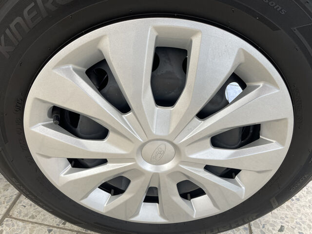 FORD Fiesta NAVI FACEL. LED Ansicht 45 für Fahrzeugdetailseite