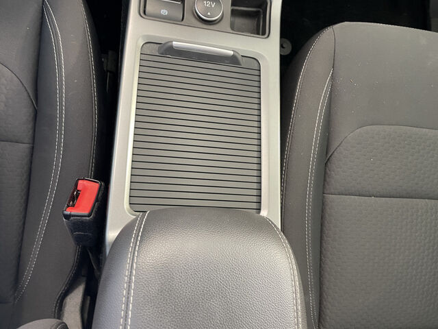 FORD Kuga AHK PDC Navi SHZ Ansicht 27 für Fahrzeugdetailseite