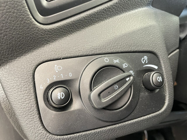 FORD Kuga AHK PDC Navi SHZ Ansicht 30 für Fahrzeugdetailseite