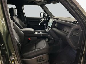 LAND ROVER Defender 110 D250 X-Dynamic SE Defender