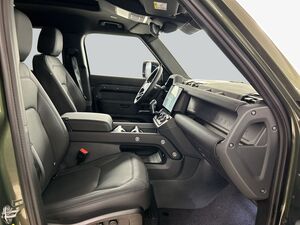 LAND ROVER Defender 110 D250 X-Dynamic SE Defender