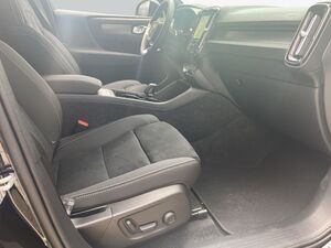 VOLVO EX40 Fully Electric Single M. Extended Range RWD Plus Black Edition EX40