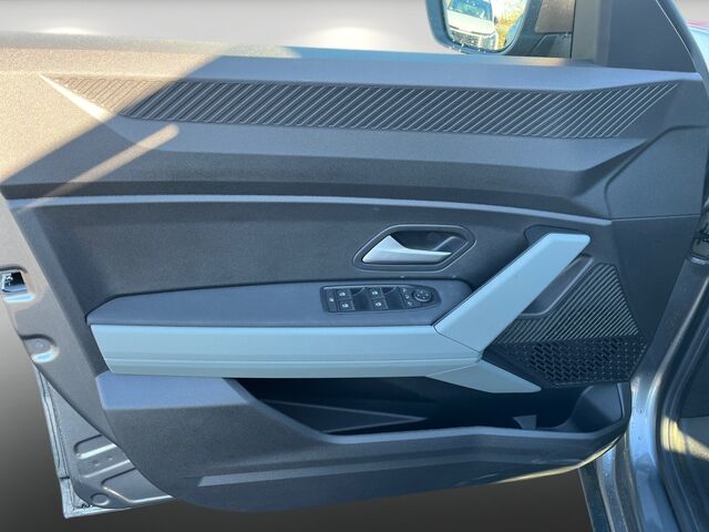 FORD Tourneo Connect 1,0 EcoBoost Titanium Ansicht 14 für Fahrzeugdetailseite