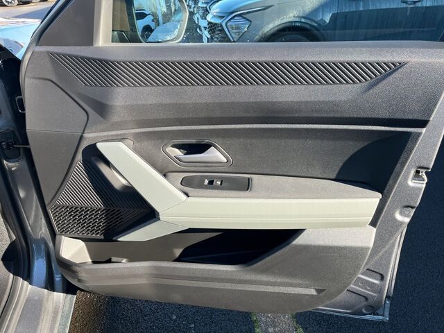 FORD Tourneo Connect 1,0 EcoBoost Titanium Ansicht 17 für Fahrzeugdetailseite