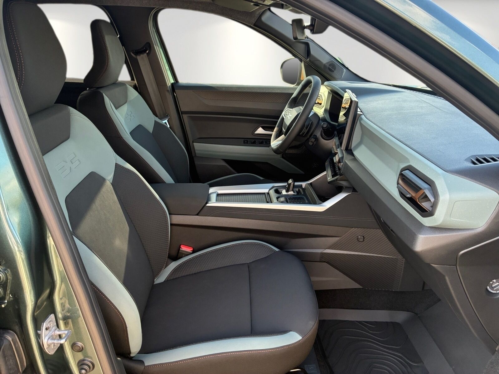 DACIA Bigster 1.8 E-TECH Hybrid 155 Expression Ansicht 15 für Fahrzeugdetailseite