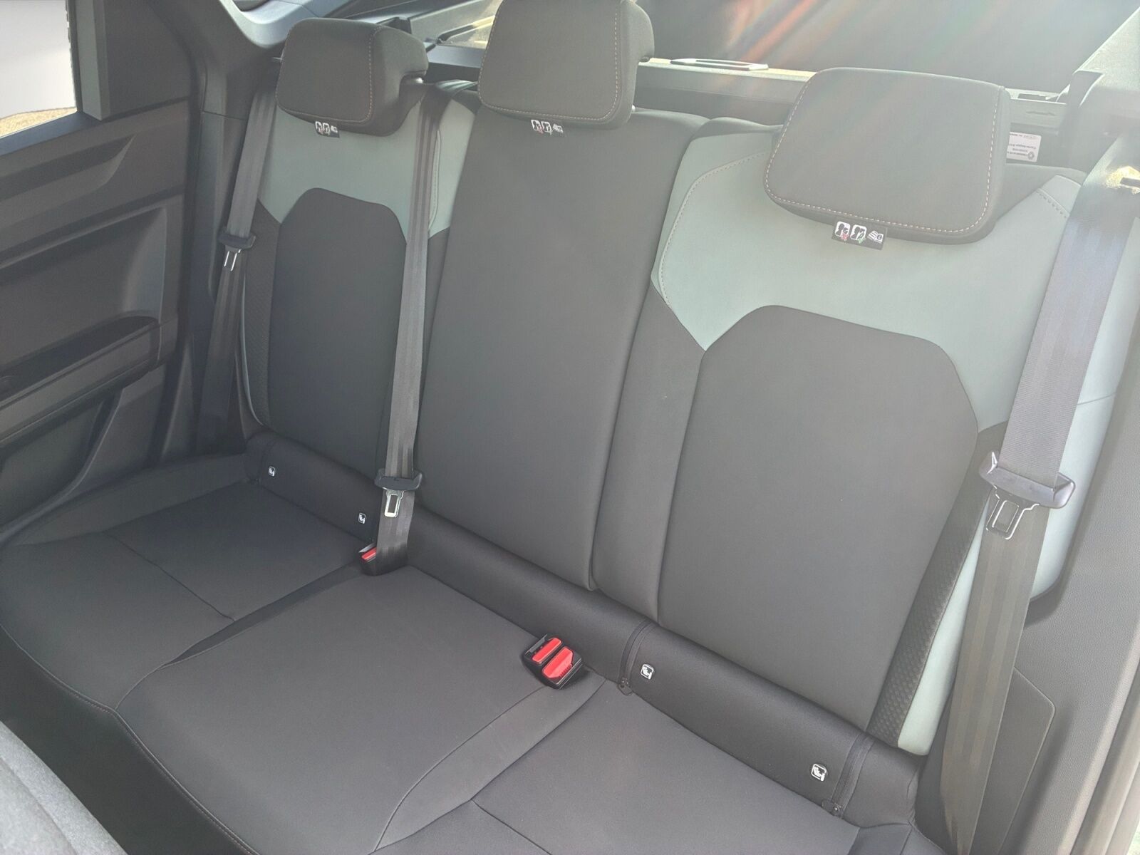 DACIA Bigster 1.8 E-TECH Hybrid 155 Expression Ansicht 7 für Fahrzeugdetailseite