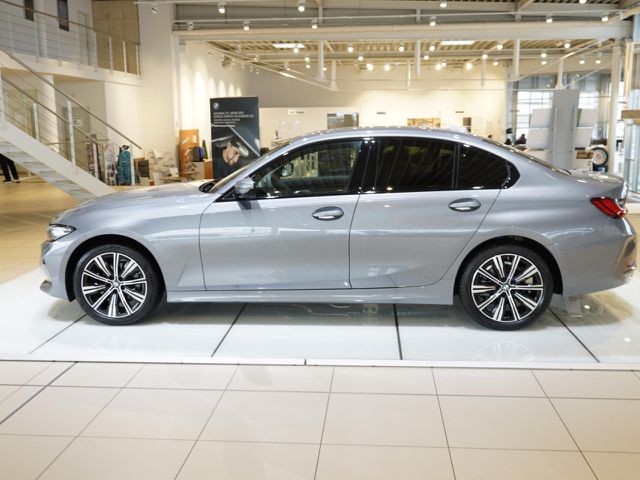 BMW 320 d Sports.HUD SurrView HiFi LiveProf.Komfz.AHK Ansicht 5 für Fahrzeugdetailseite