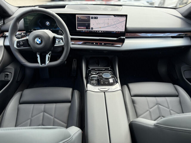 BMW 520 d xDrive Touring M Sport Pro HUD B&W AHK Ansicht 15 für Fahrzeugdetailseite