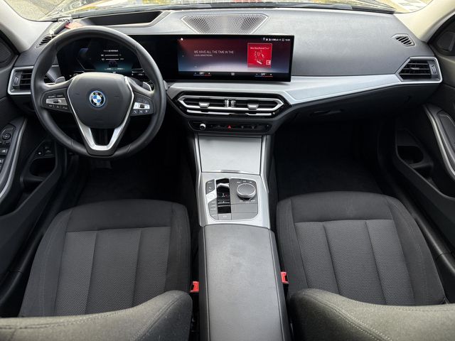 BMW 330 e xDr.T.Live Prof.HUD Kamera KomfZug DrivAss Ansicht 11 für Fahrzeugdetailseite