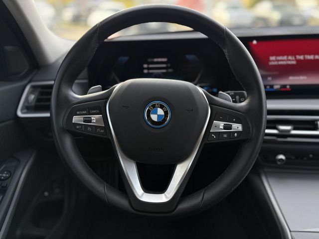 BMW 330 e xDr.T.Live Prof.HUD Kamera KomfZug DrivAss Ansicht 12 für Fahrzeugdetailseite