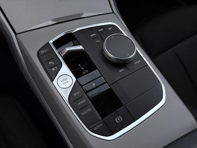 BMW 330 e xDr.T.Live Prof.HUD Kamera KomfZug DrivAss Ansicht 13 für Fahrzeugdetailseite