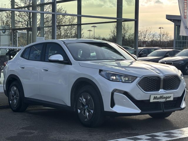 BMW iX2 x30 Leder Navi Kamera  Ad-Fahrw. ParkAss. Ansicht 5 für Fahrzeugdetailseite