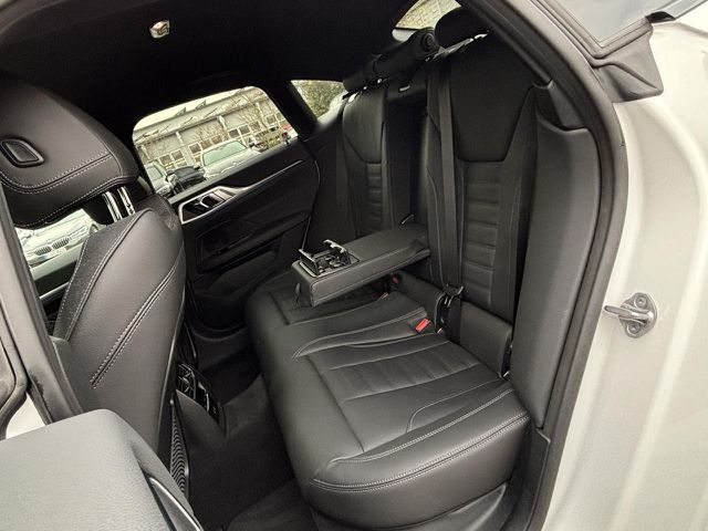 BMW i4 e35 M Sport SurrVIew HUD ACC Laser 19 Ansicht 15 für Fahrzeugdetailseite