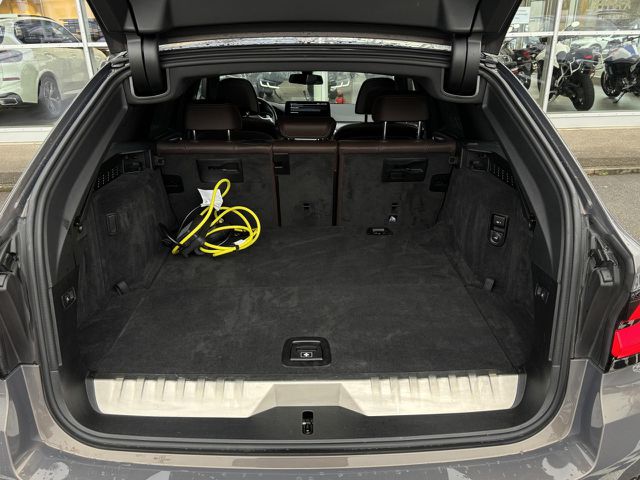 BMW 530 e T. M Sport LiveProf HUD Laser PanoD.Massage Ansicht 10 für Fahrzeugdetailseite