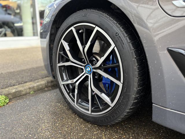 BMW 530 e T. M Sport LiveProf HUD Laser PanoD.Massage Ansicht 9 für Fahrzeugdetailseite