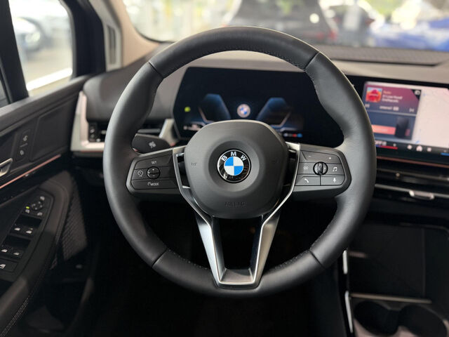 BMW 220 Active Tourer 220i ActiveT. Navi Lenkradh.Driv/Park-Ass.AHK Ansicht 11 für Fahrzeugdetailseite