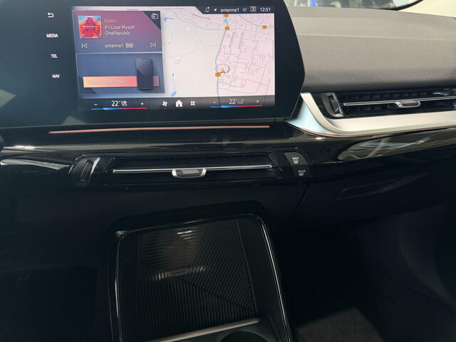 BMW 220 Active Tourer 220i ActiveT. Navi Lenkradh.Driv/Park-Ass.AHK Ansicht 13 für Fahrzeugdetailseite
