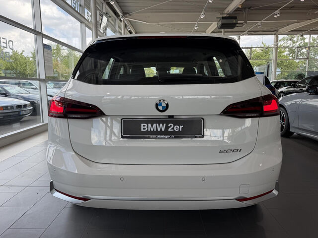 BMW 220 Active Tourer 220i ActiveT. Navi Lenkradh.Driv/Park-Ass.AHK Ansicht 6 für Fahrzeugdetailseite