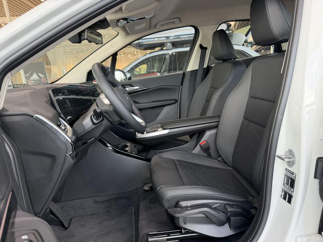 BMW 220 Active Tourer 220i ActiveT. Navi Lenkradh.Driv/Park-Ass.AHK Ansicht 9 für Fahrzeugdetailseite
