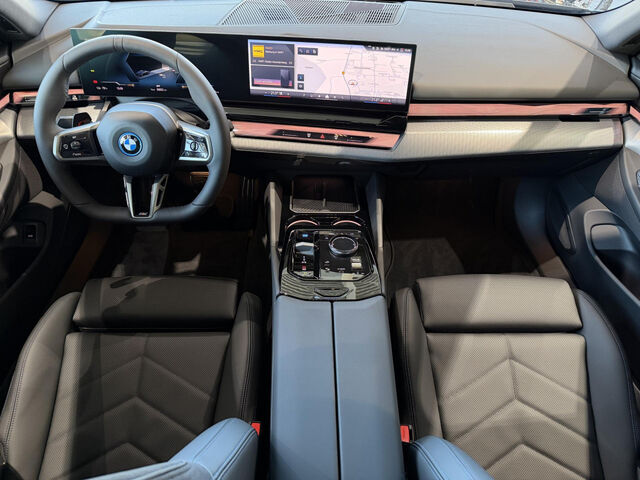 BMW i5 eDrive40 M Sport Active PDC Adaptiver LED RPA Ansicht 12 für Fahrzeugdetailseite