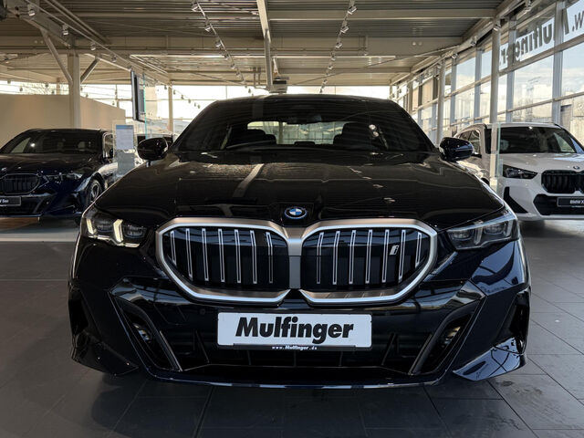 BMW i5 eDrive40 M Sport Active PDC Adaptiver LED RPA Ansicht 4 für Fahrzeugdetailseite