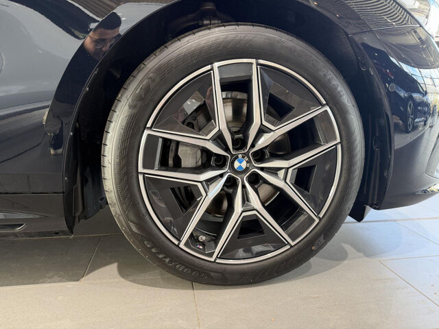BMW i5 eDrive40 M Sport Active PDC Adaptiver LED RPA Ansicht 9 für Fahrzeugdetailseite