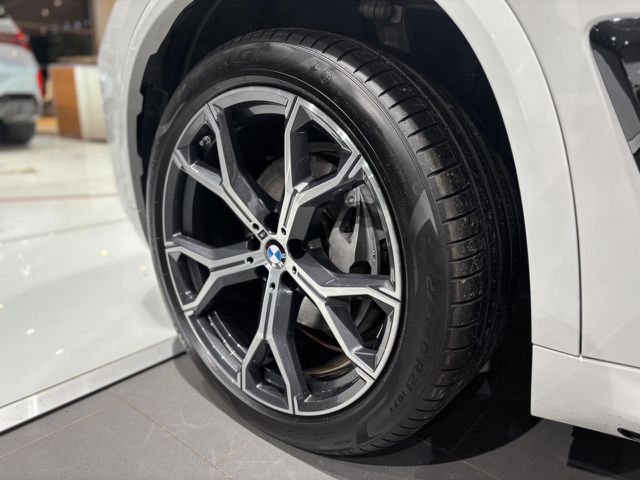 BMW X5 xDrive40d M Sport HUD Gestik Adap LED 21 PDC Ansicht 8 für Fahrzeugdetailseite