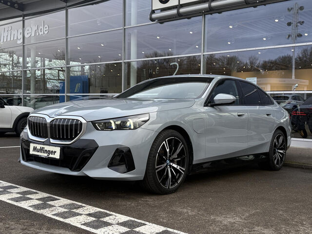 BMW 550 e xDr.M Sport ACC SurView HUD Bow+Wil.AHK 20 Ansicht 3 für Fahrzeugdetailseite