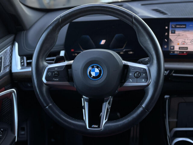 BMW iX1 xDr.30 M Sport HUD ACC SurView Lenkradh.AHK Ansicht 11 für Fahrzeugdetailseite