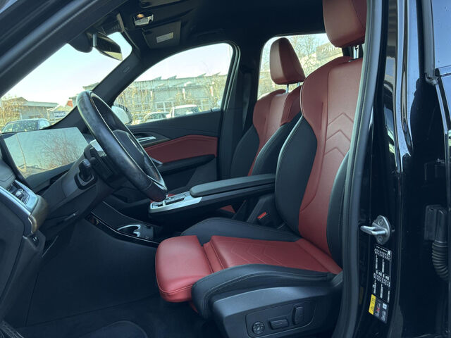 BMW iX1 xDr.30 M Sport HUD ACC SurView Lenkradh.AHK Ansicht 9 für Fahrzeugdetailseite