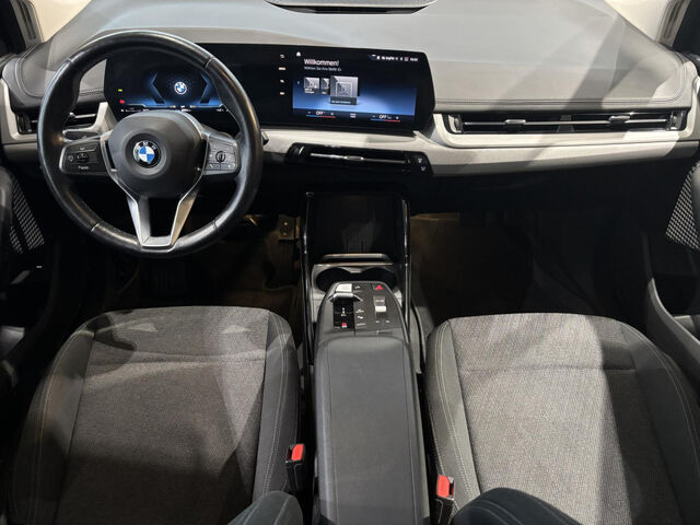BMW 218 Active Tourer 218d ActiveT.Aut.Navi driving Ass ada LED RFK Ansicht 10 für Fahrzeugdetailseite