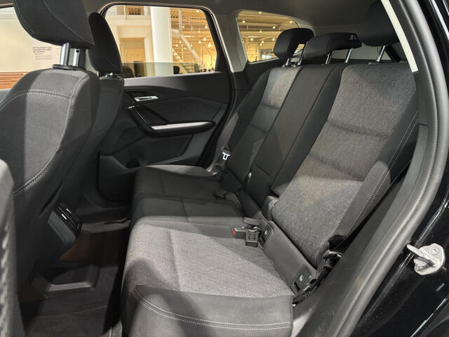 BMW iX1 x30 LiveProf.HUD Kamera DAB Adapt-Fahrwerk Ansicht 14 für Fahrzeugdetailseite