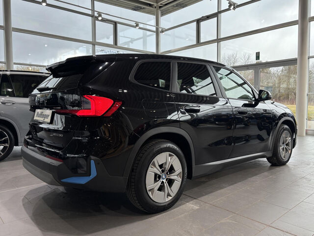 BMW iX1 x30 LiveProf.HUD Kamera DAB Adapt-Fahrwerk Ansicht 6 für Fahrzeugdetailseite