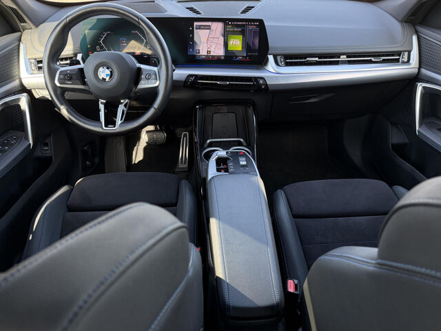 BMW X1 s20i M Sport HUD DrivAss+ACC Kamera LiveProf Ansicht 12 für Fahrzeugdetailseite