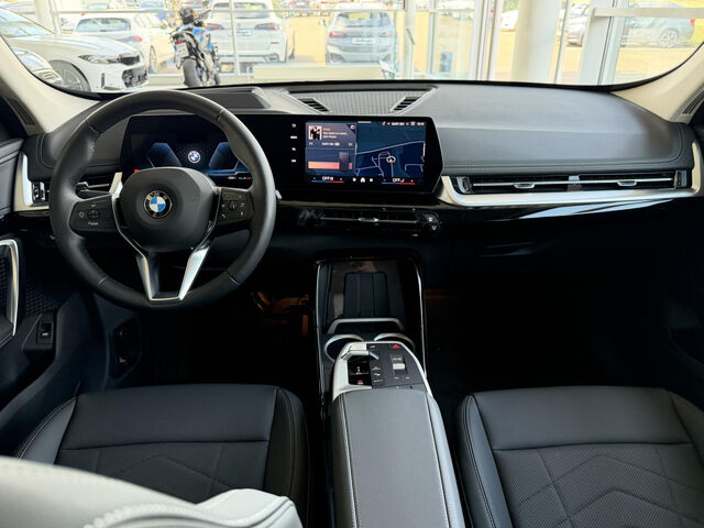 BMW X1 sDrive20i X Line Sel. Beam SurrView Adapt LED Ansicht 10 für Fahrzeugdetailseite