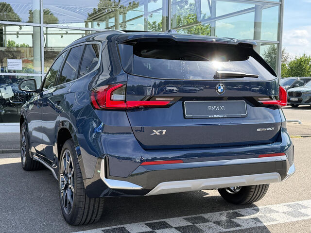 BMW X1 sDrive20i X Line Sel. Beam SurrView Adapt LED Ansicht 8 für Fahrzeugdetailseite