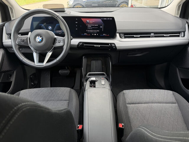 BMW 220 Active Tourer 220i AT.HUD ACC SuView Ad-LED Komfz.Sitzh.AHK Ansicht 11 für Fahrzeugdetailseite