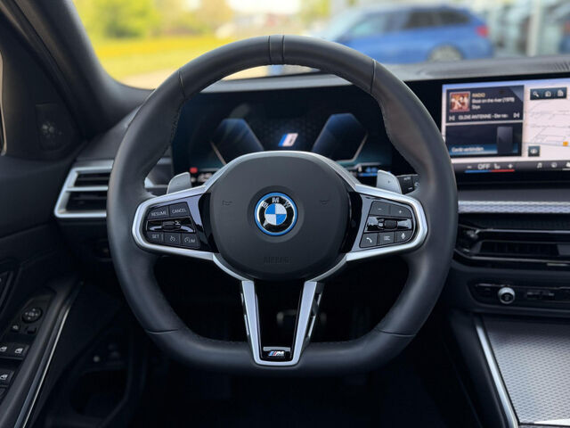 BMW 330 e Tour.M Sport SurView HUD PanoD.Har/Kar.AHK Ansicht 10 für Fahrzeugdetailseite
