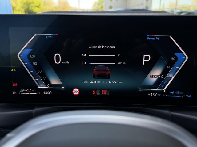 BMW 330 e Tour.M Sport SurView HUD PanoD.Har/Kar.AHK Ansicht 11 für Fahrzeugdetailseite