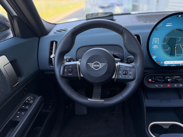 MINI Cooper SE Countryman Countryman SE ALL 4 HUD AHK PanoD SportS PaAs Ansicht 12 für Fahrzeugdetailseite